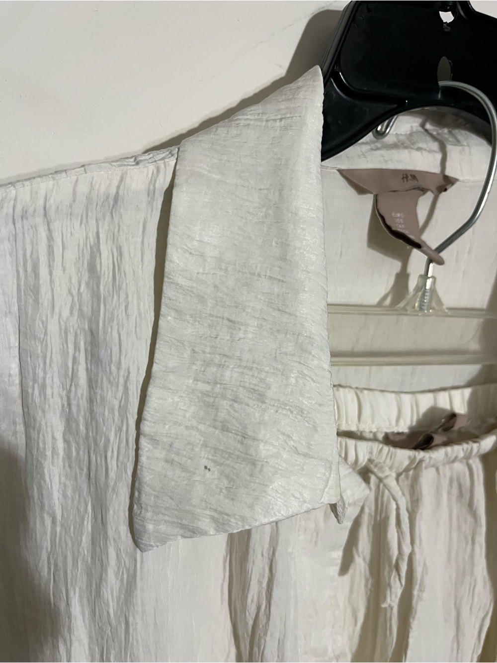 H&M White Button-Up Top and Matching Pants Set - Picture 4 of 13